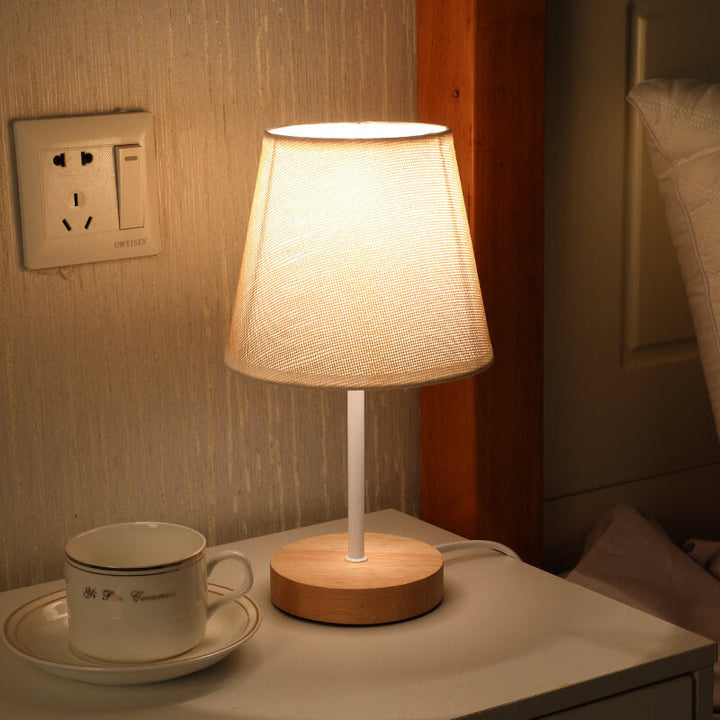 Moderne Træ- og Tekstil Bordlampe med Integreret LED