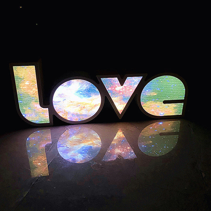 Art Deco Vandtæt LED Bordlampe med LOVE Design