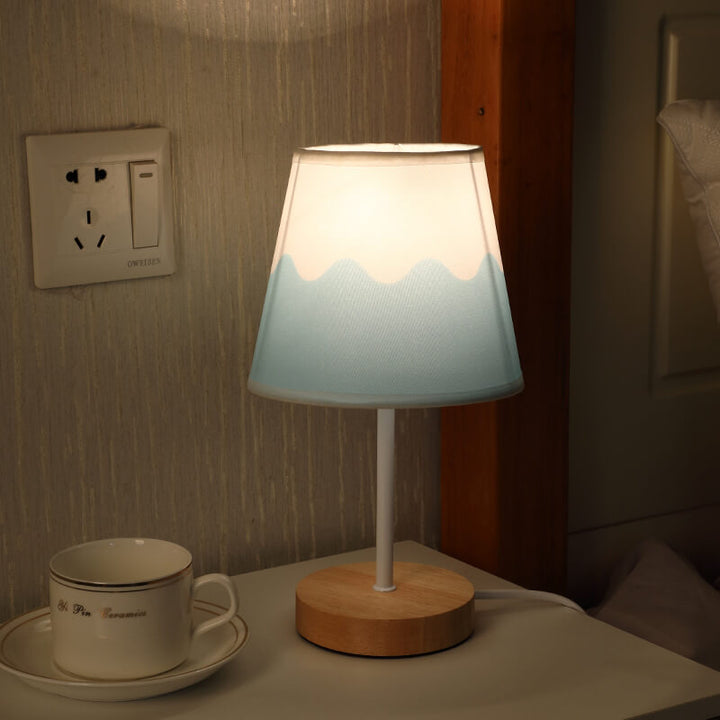 Moderne Træ- og Tekstil Bordlampe med Integreret LED