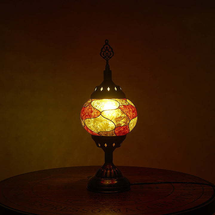 Flerfarvet Tiffany-inspireret Bordlampe med Keramisk Skygge