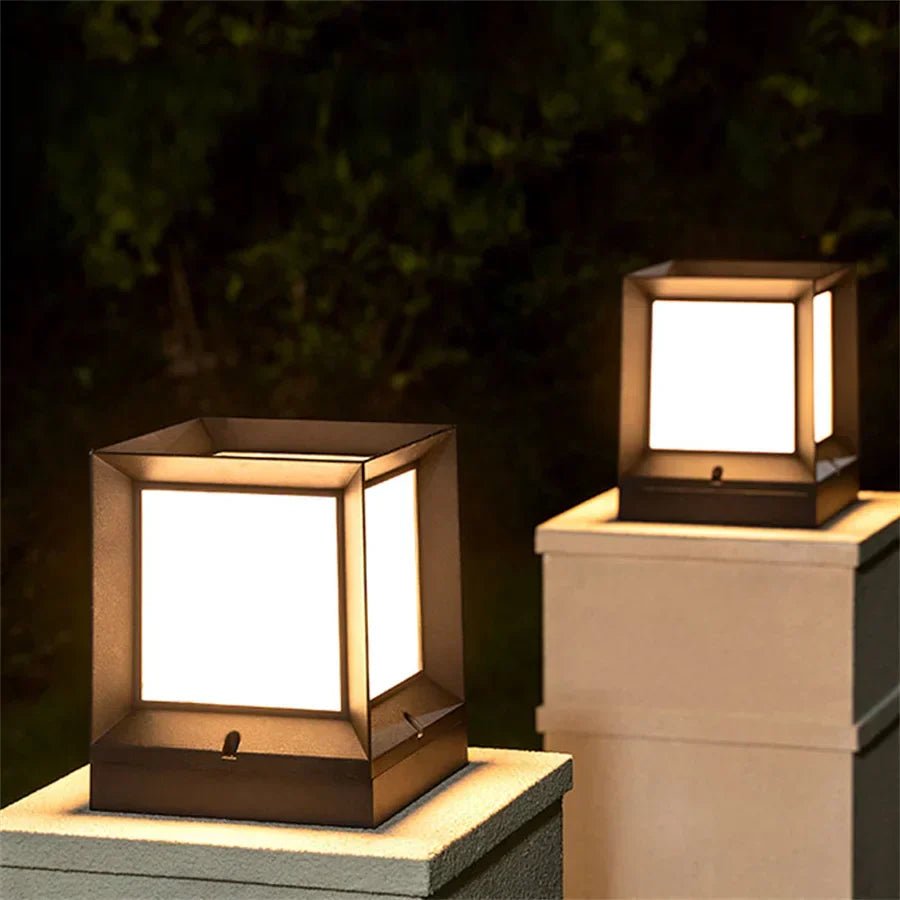 Moderne LED Udendørs Gulvlampe i Metal med IP65 Vejrbestandighed