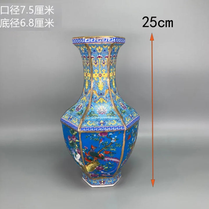 Elegant Kinesisk Porcelæns Blomster Vase i Mellem Størrelse