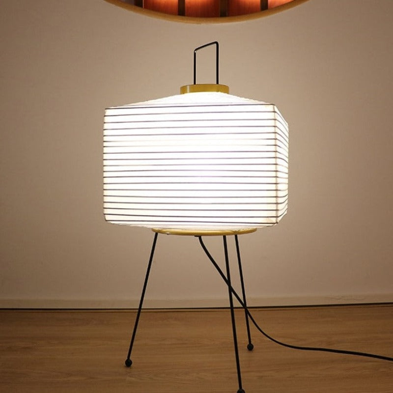 Japansk Tripod Gulvlampe med Papirskærm