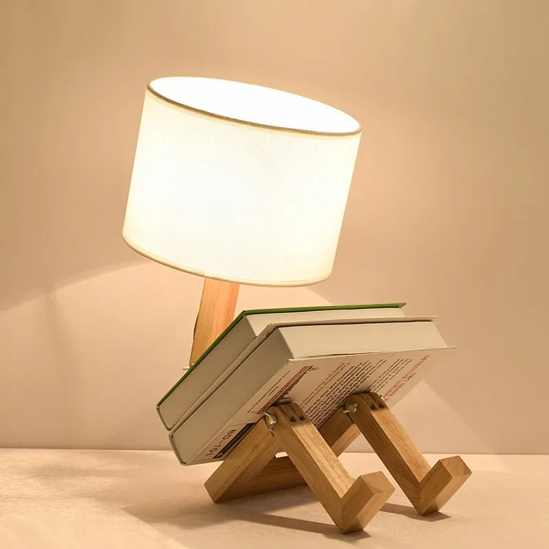 Træbordlampe med Indbygget Bogholder – Moderne Design