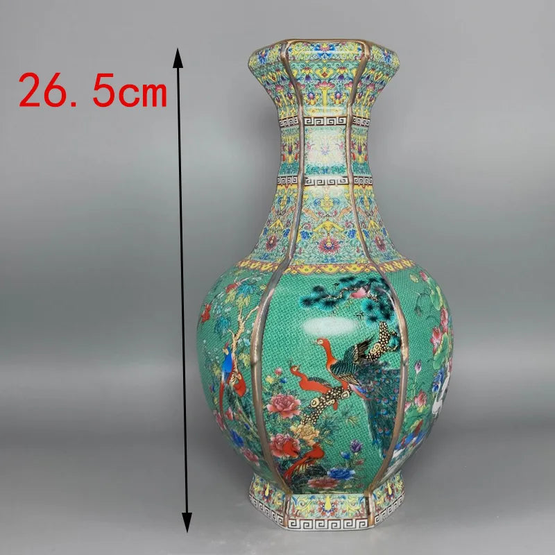 Elegant Kinesisk Porcelæns Blomster Vase i Mellem Størrelse