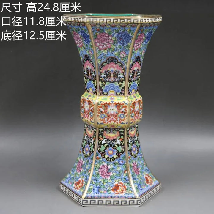 Elegant Kinesisk Porcelæns Blomster Vase i Mellem Størrelse