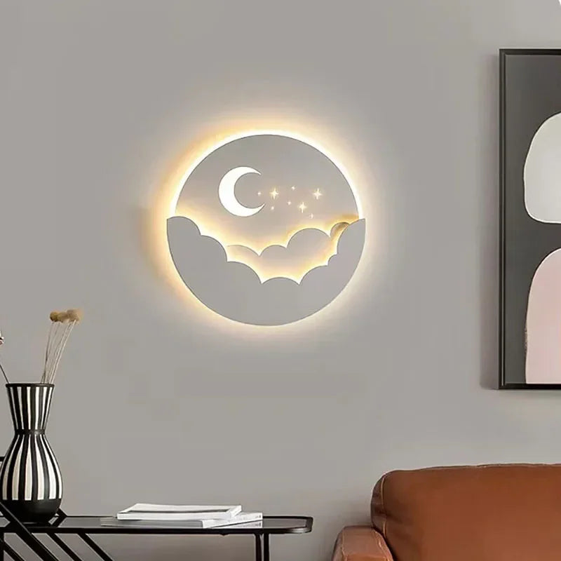 Justerbar LED Væglampe med Måne og Stjerner i Nordisk Design