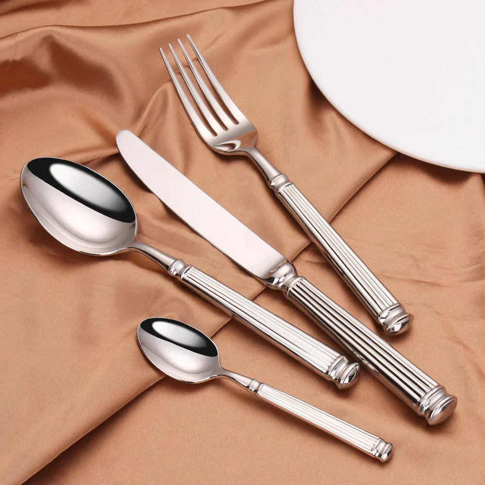 Elegant Bestiksæt i 304 Rustfrit Stål med Blank Finish
