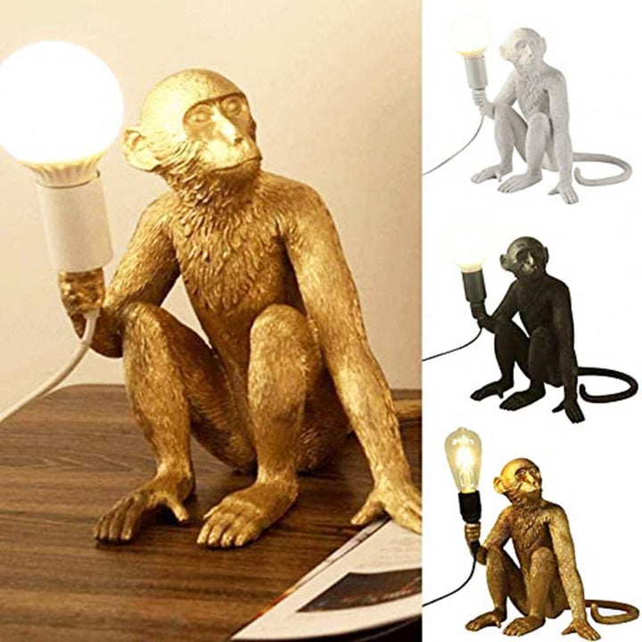 Siddende Abe Bordlampe i Holdbar Resin