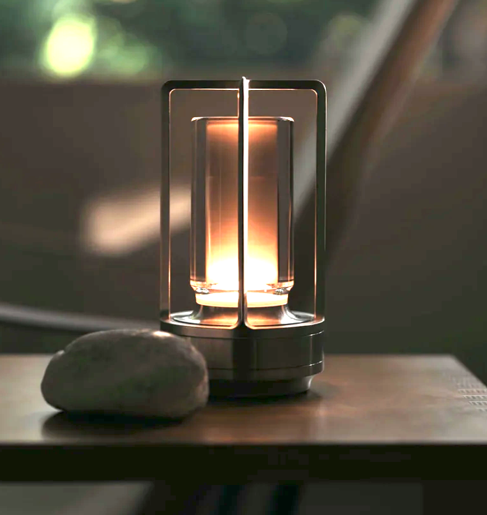 Genopladelig Trådløs Bordlampe med Justerbar Lysstyrke i Aluminium