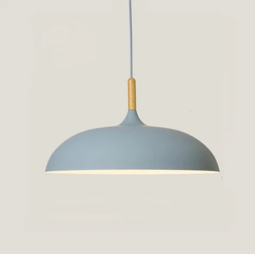 Pastel Pendel i Metal og Træ med Justerbar Ledning