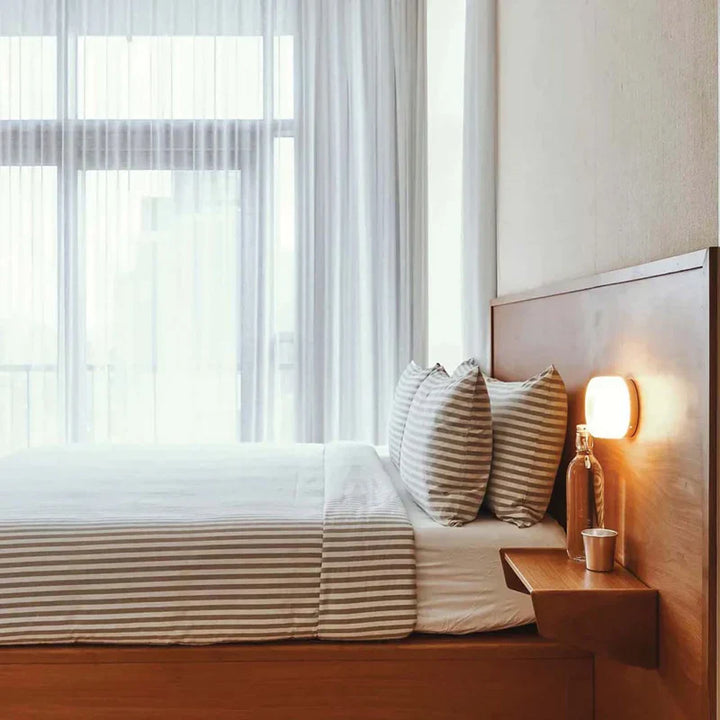 Moderne LED Væglampe med Blød Belysning og Pladsbesparende Design