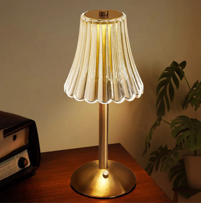 Genopladelig Vintage LED Bordlampe med Metalbase
