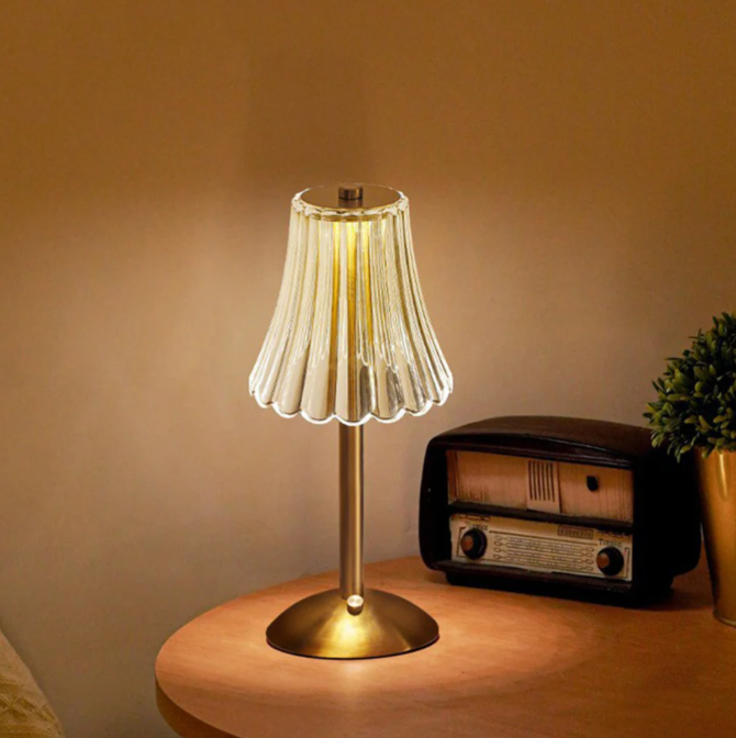 Genopladelig Vintage LED Bordlampe med Metalbase