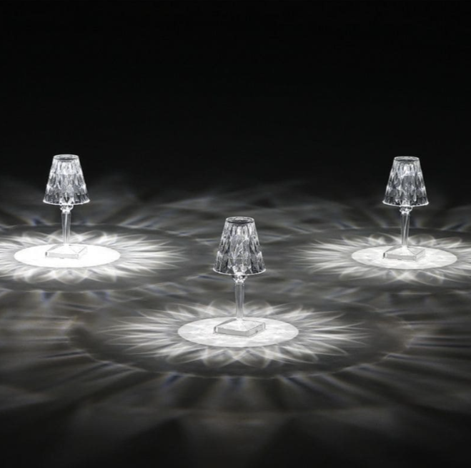Stilfuld Acryl Krystal Bordlampe med LED Lys