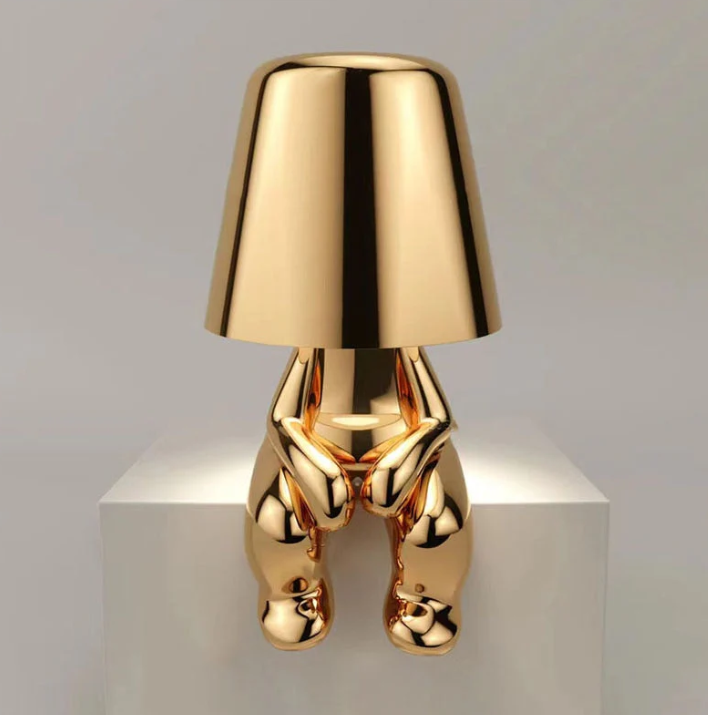 Elegant Bordlampe med Varm Glød og Moderne Design