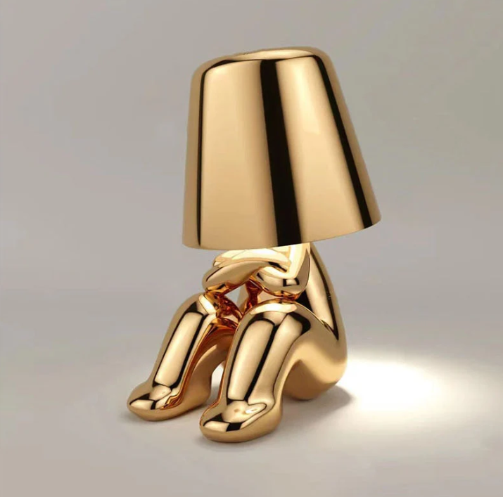 Elegant Bordlampe med Varm Glød og Moderne Design