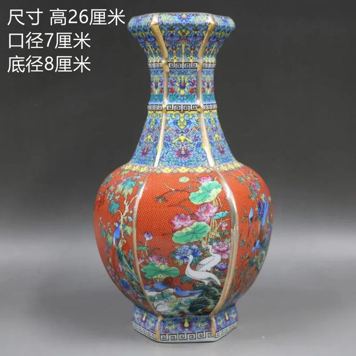 Elegant Kinesisk Porcelæns Blomster Vase i Mellem Størrelse