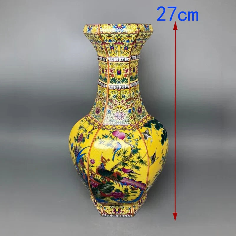 Elegant Kinesisk Porcelæns Blomster Vase i Mellem Størrelse