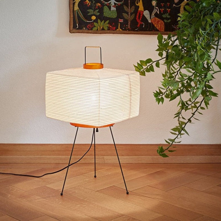 Japansk Tripod Gulvlampe med Papirskærm
