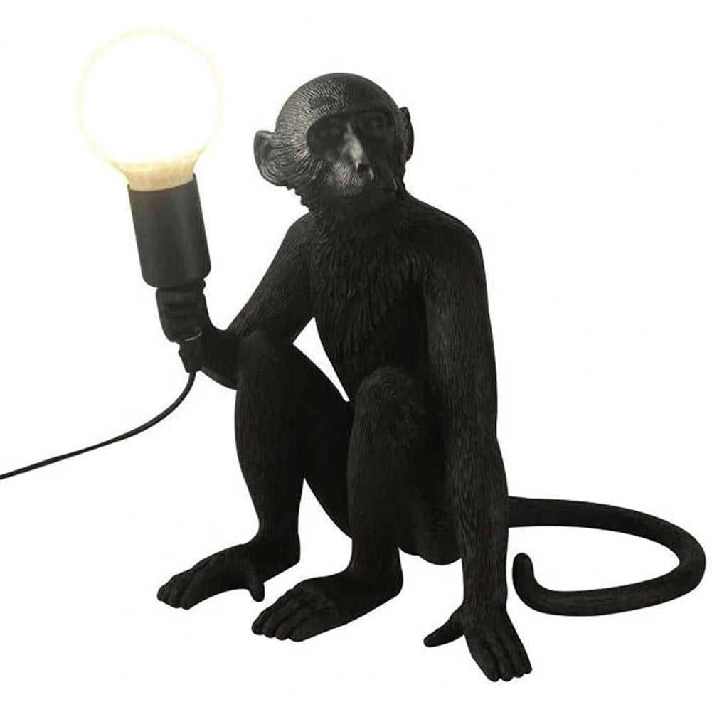 Siddende Abe Bordlampe i Holdbar Resin