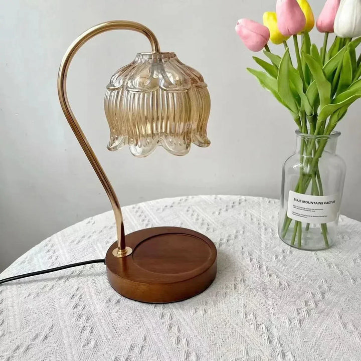 Moderne Metal- og Glasbordlampe med Varm LED-lys