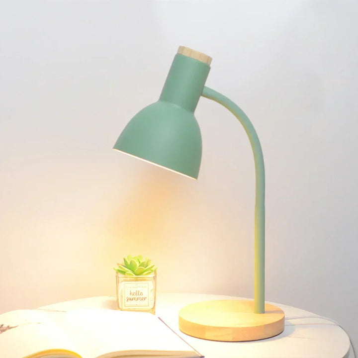 Skandinavisk Træ- og Jern LED Skrivebordslampe med Justerbar Belysning