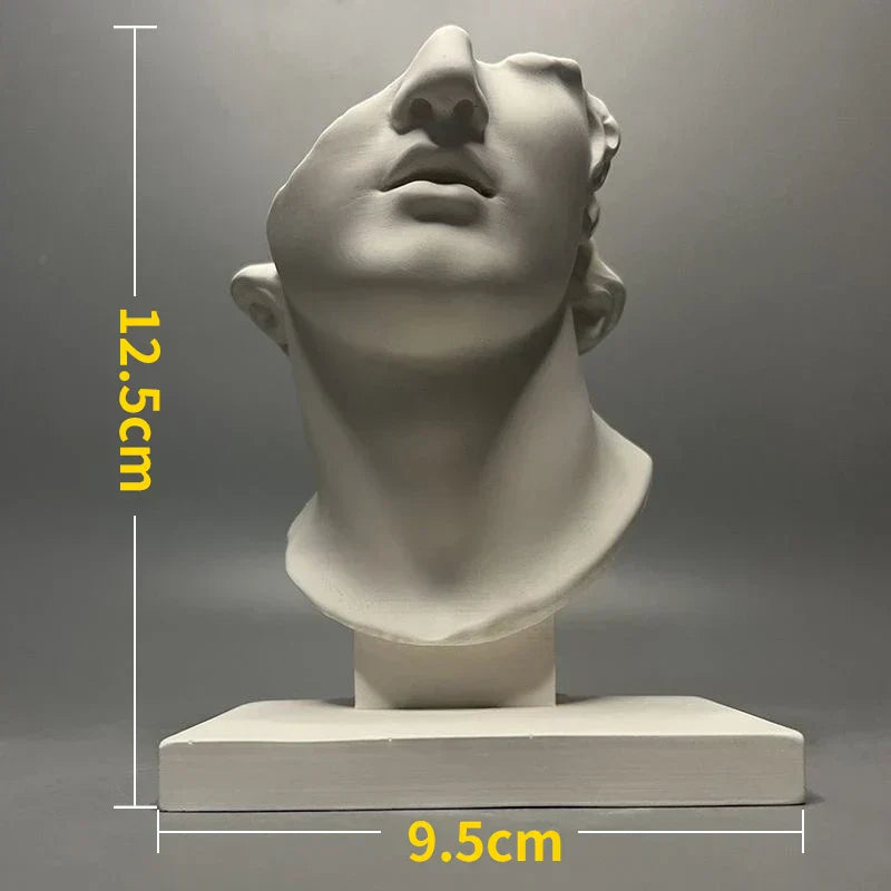 Håndmalet Nordisk Gips Figur med Kunstnerisk Design