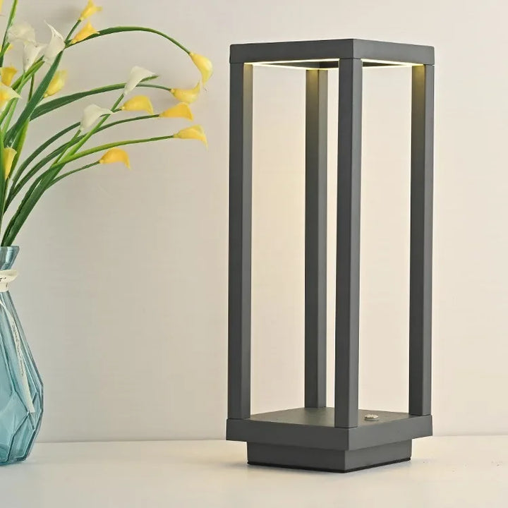 Trådløs Aluminium Bordlampe med Minimalistisk Design
