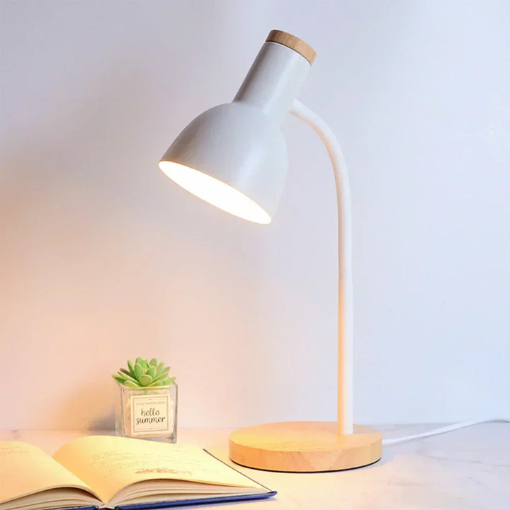 Skandinavisk Træ- og Jern LED Skrivebordslampe med Justerbar Belysning