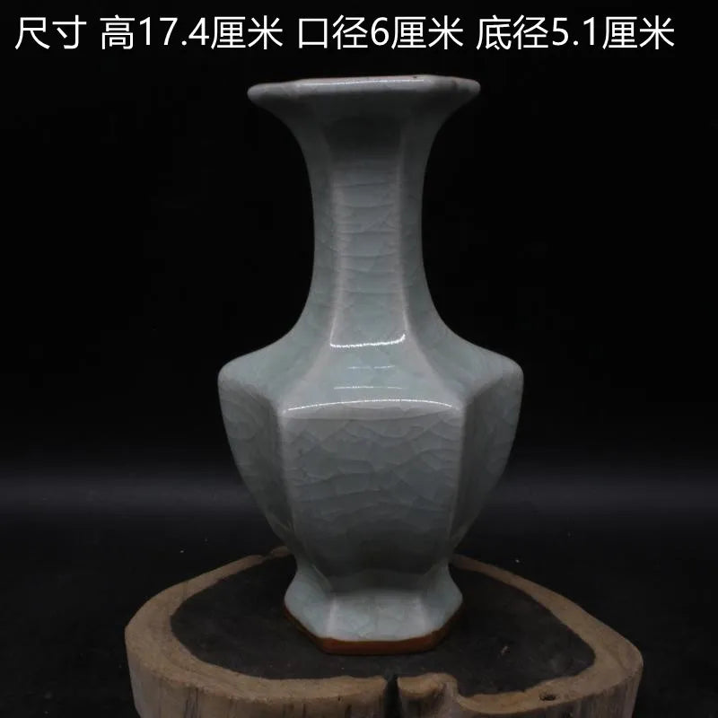 Elegant Kinesisk Porcelæns Blomster Vase i Mellem Størrelse
