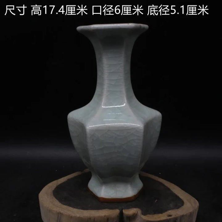 Elegant Kinesisk Porcelæns Blomster Vase i Mellem Størrelse