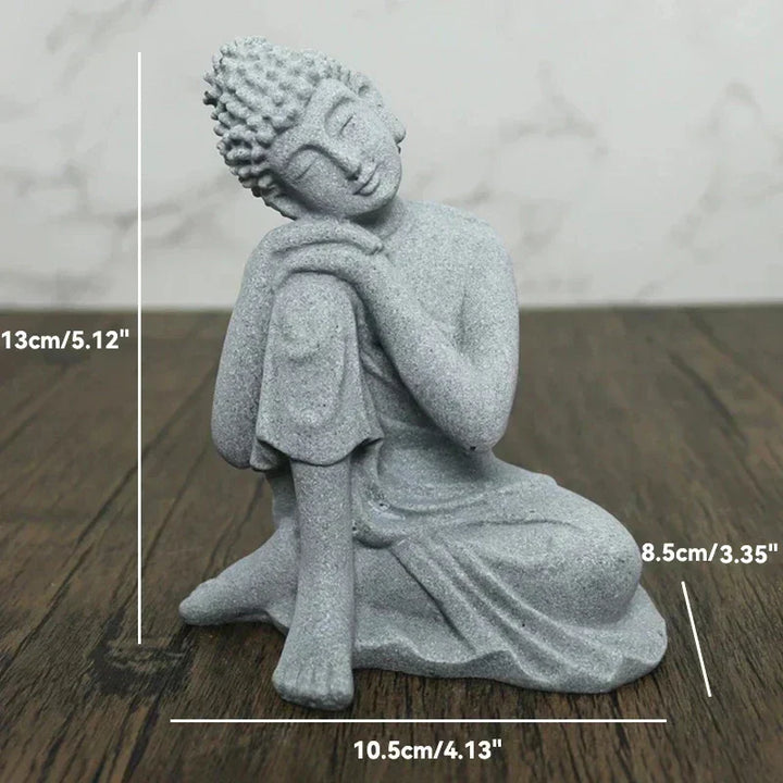 Lille Buddha Statue i Sandsten til Meditation og Zen Have