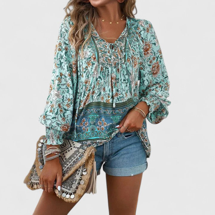 Sienna | Kvinders Boho Bluse med Blomsterprint, V-Udskæring og Puffærmer