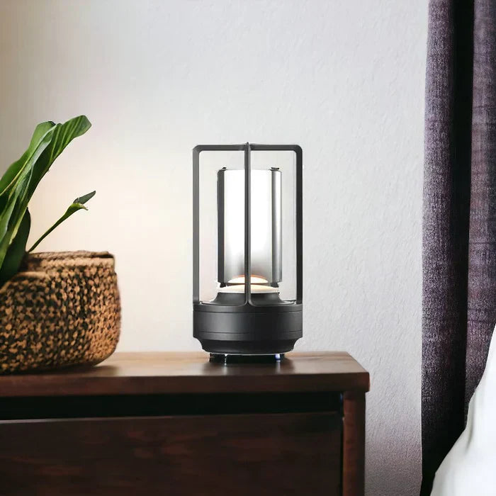 Genopladelig Nordic LED Bordlampe med Berøringskontrol