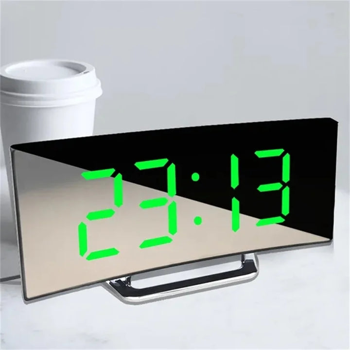 Buet LED Digital Vækkeur med Snooze og USB Opladning