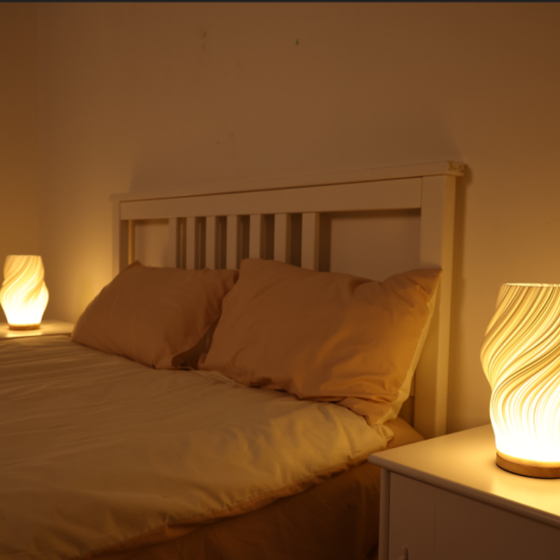Moderne Swirl LED Bordlampe med Varm Hvid Belysning