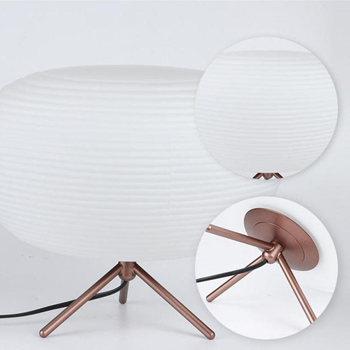 Japansk Inspireret Bordlampe med Frostet Glasdiffuser og Metalbund