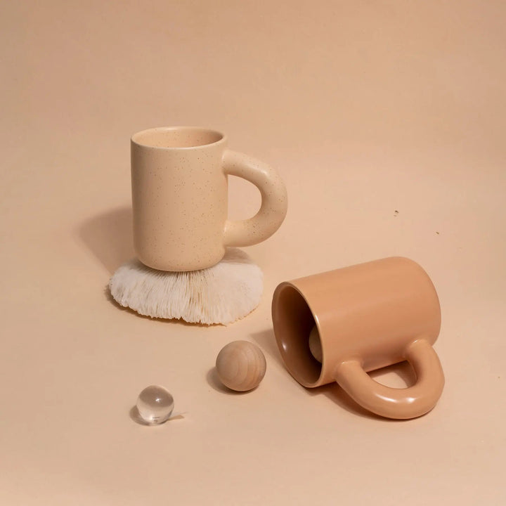 Keramisk Kaffekop med Ske - 7,5 oz, Assorterede Farver