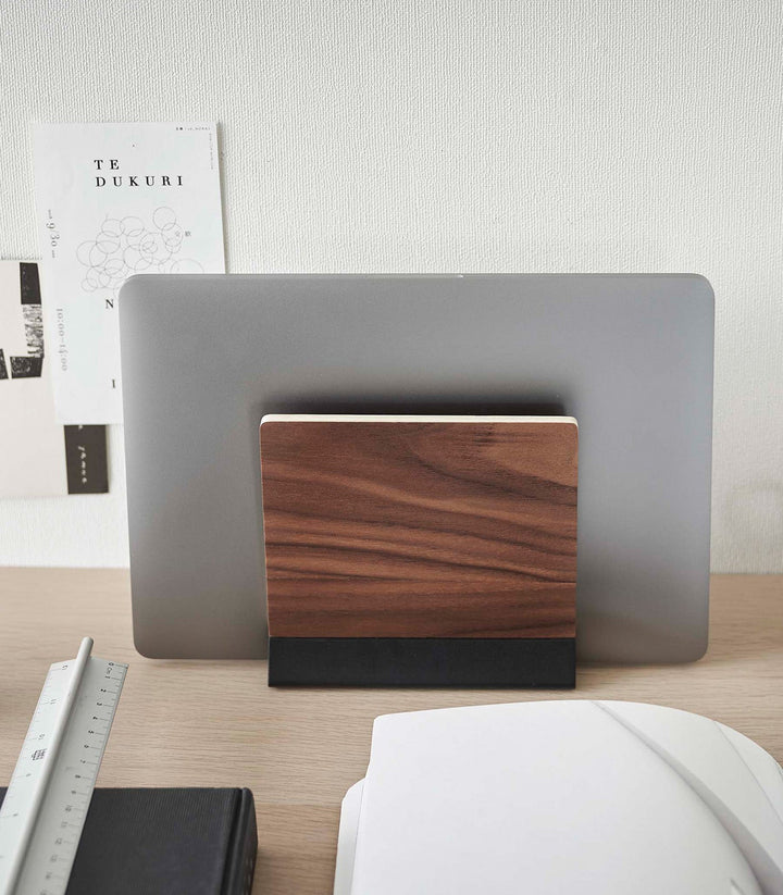 Stål- og Træ Laptop Stativ med Ergonomisk Design