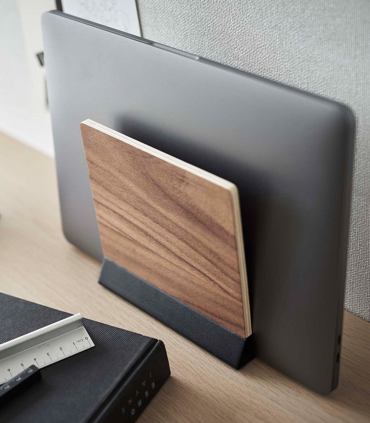 Stål- og Træ Laptop Stativ med Ergonomisk Design