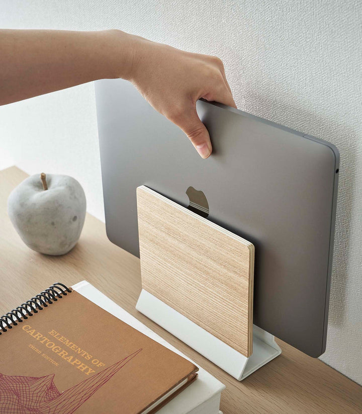 Stål- og Træ Laptop Stativ med Ergonomisk Design