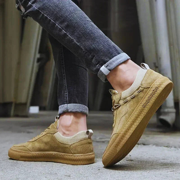 Casual herresneakers i ruskind-look