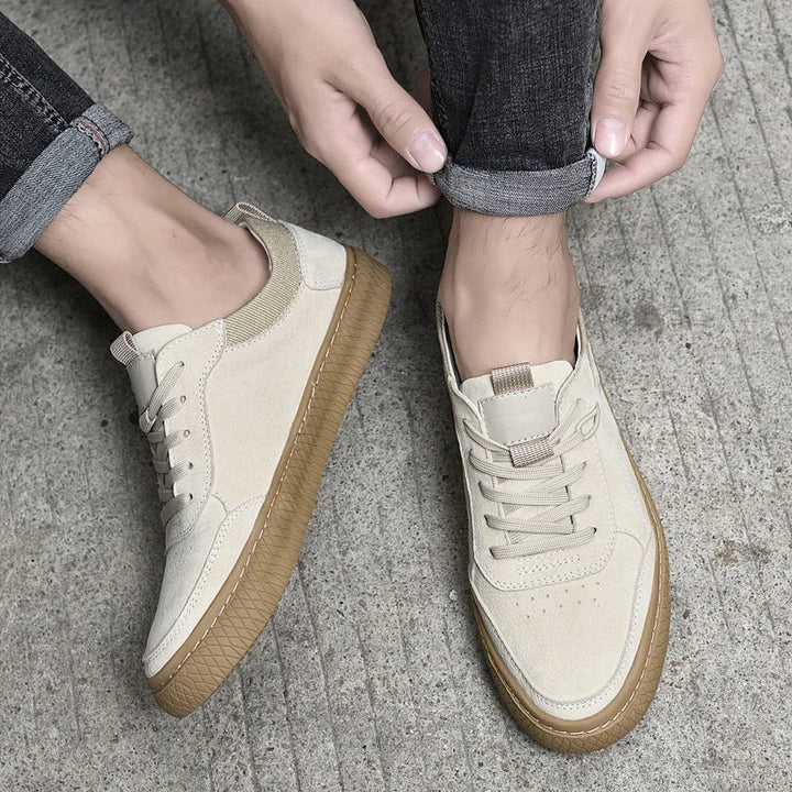 Casual herresneakers i ruskind-look