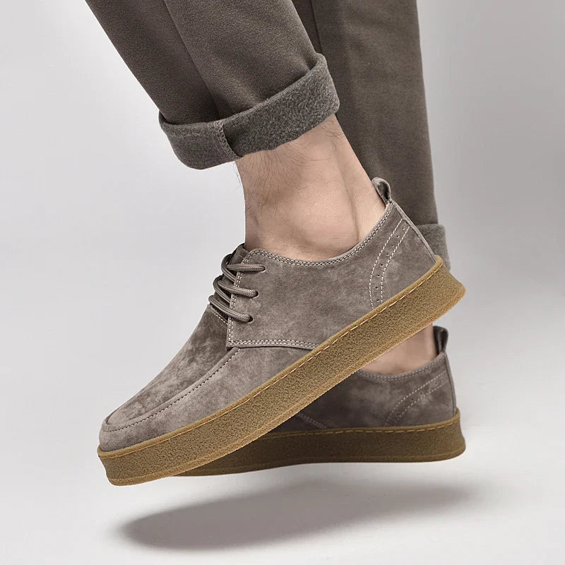 Sneakers med skridsikker sål og komfortabel støtte