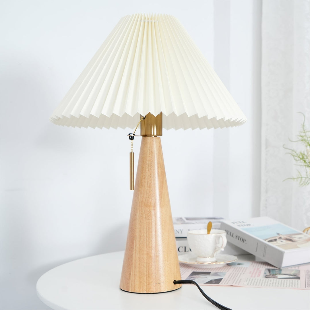 Træ- og Metalbordlampe med Plisseret Linnedskærm i Antikguld