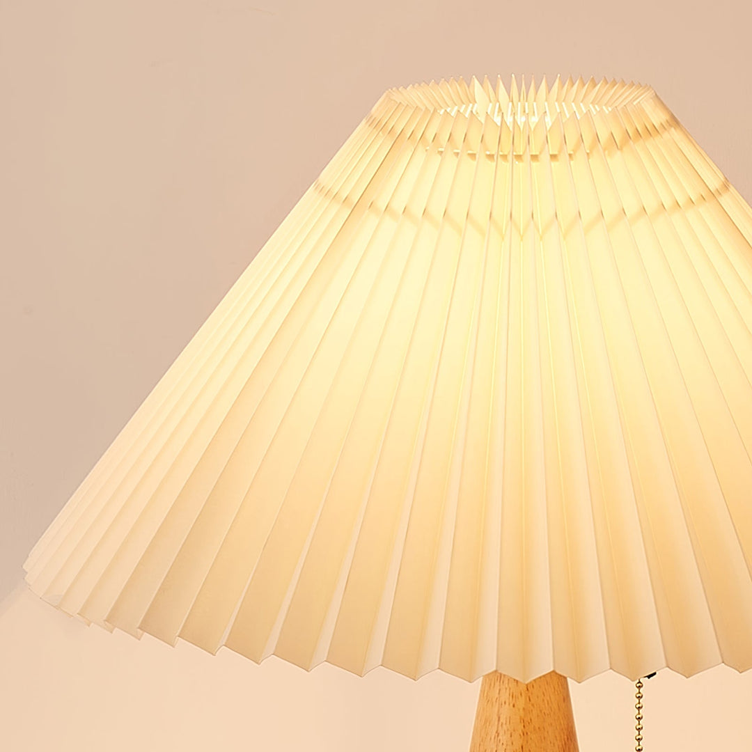 Træ- og Metalbordlampe med Plisseret Linnedskærm i Antikguld