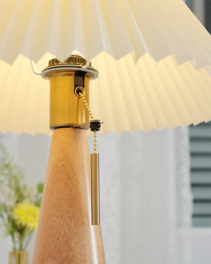 Træ- og Metalbordlampe med Plisseret Linnedskærm i Antikguld