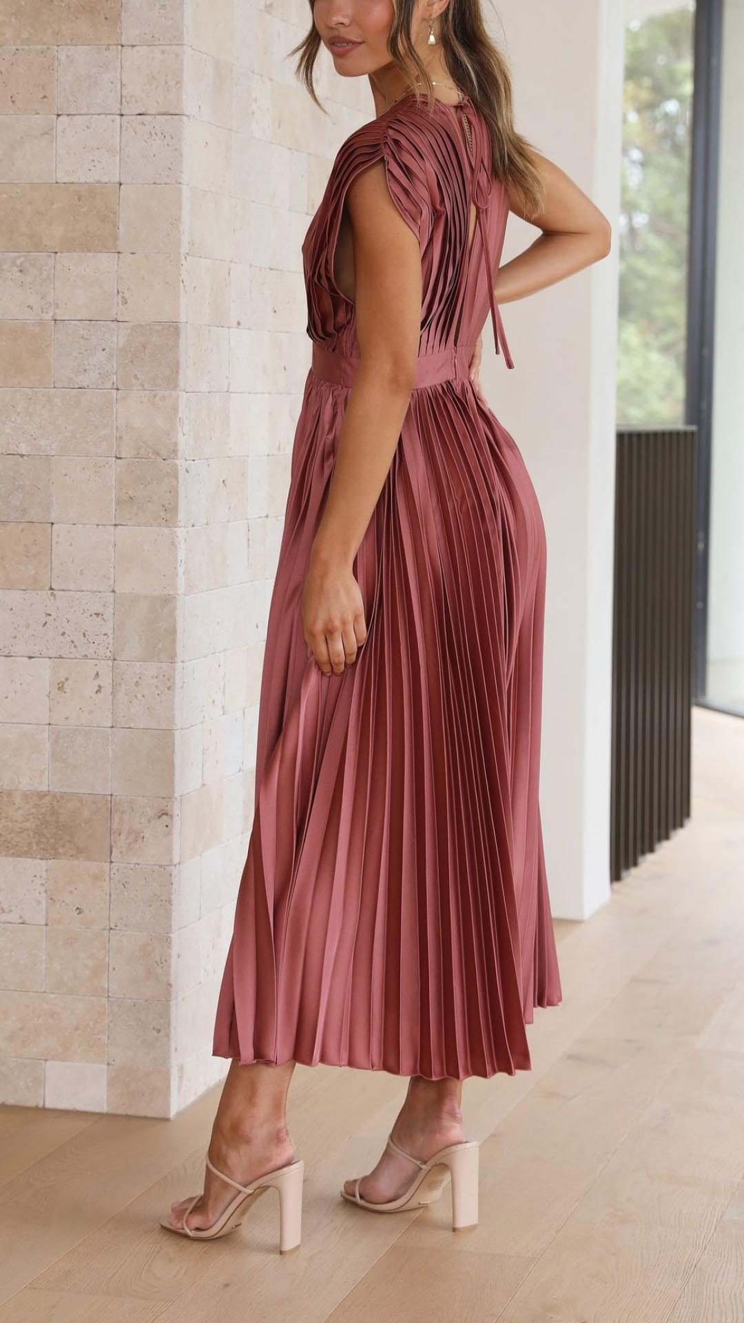 Maria™ | Chic Pleated Maxi Dress