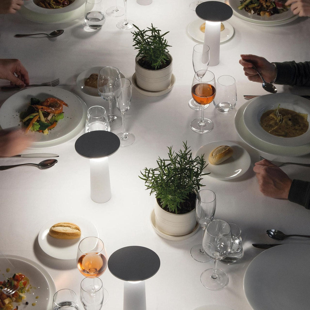 Dæmpbar Touch Sensor Bordlampe med 360° Rotation og Genopladeligt Batteri
